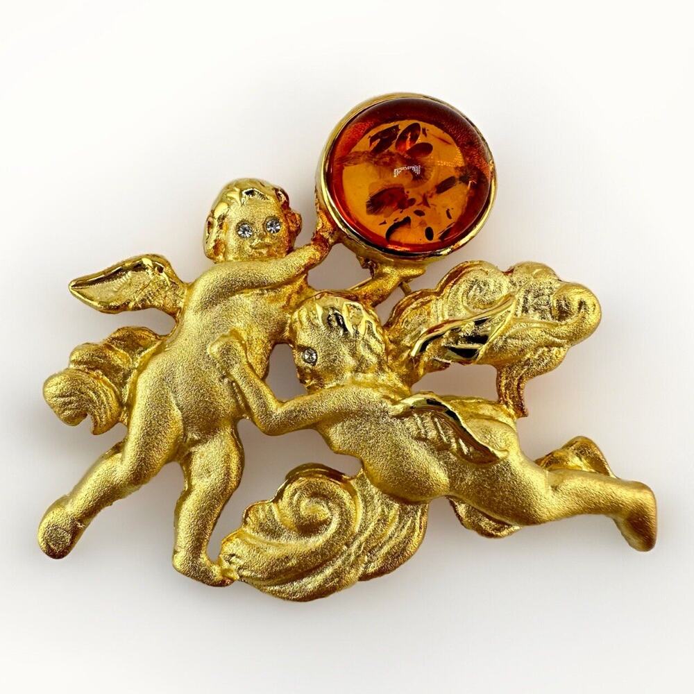 1.5”x1.5” Vintage Louis Stern Gold Tone Putti Cherubs Real Baltic Amber Brooch